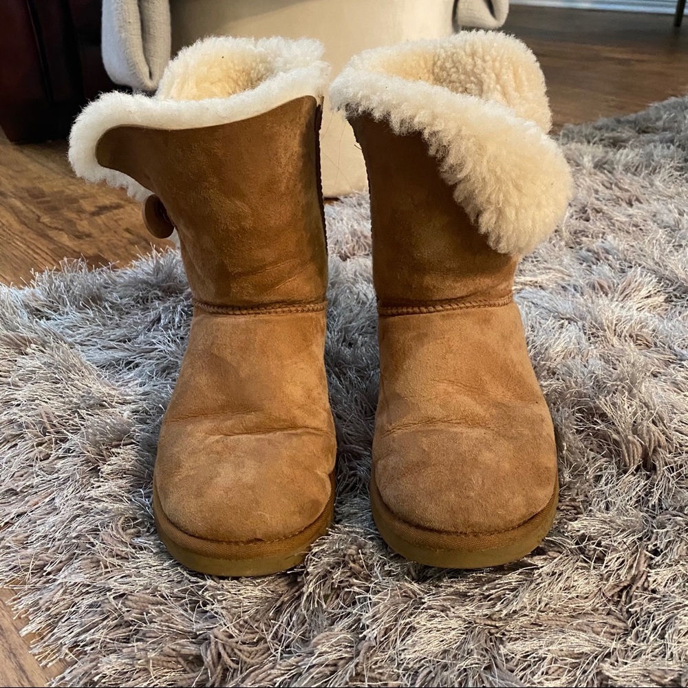 Ugg Bailey Button - image 2